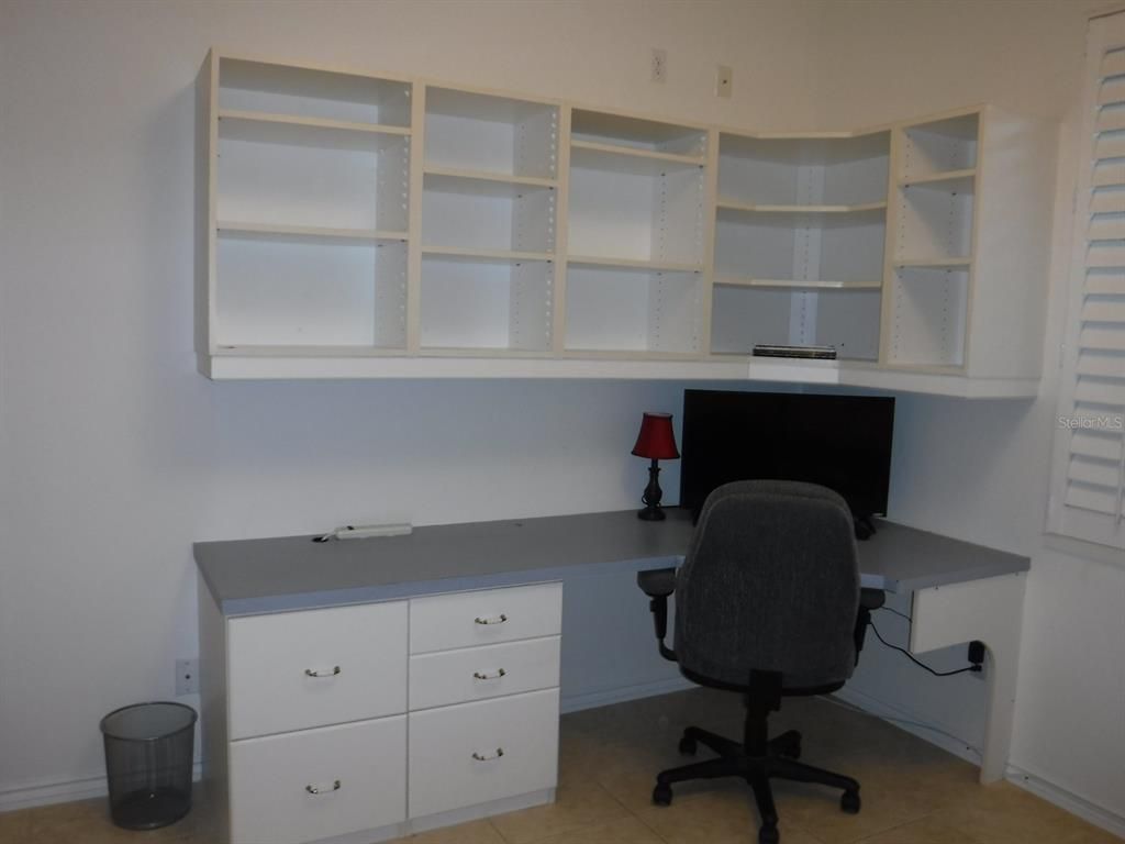 Home Office, Interior