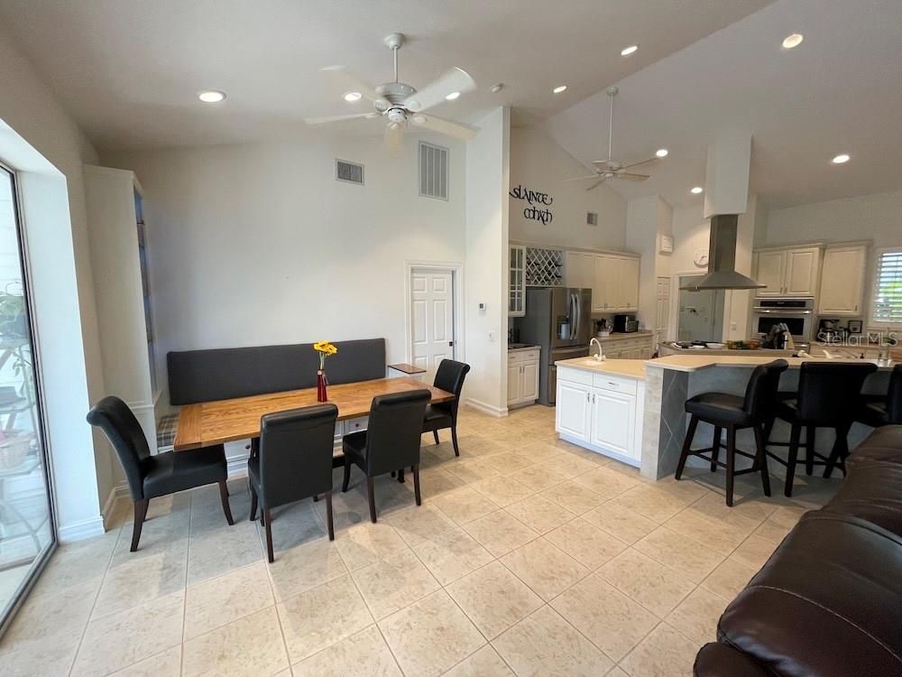 Dining room, Interior, Kitchen, Recessed Lighting