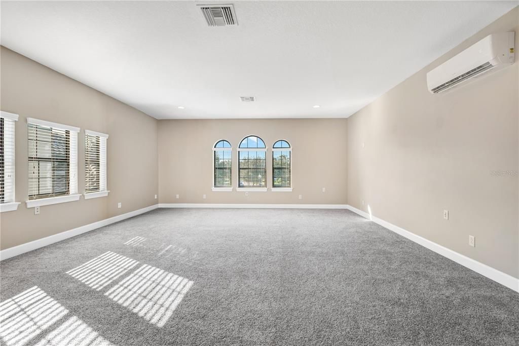Empty room, Interior, Recessed Lighting