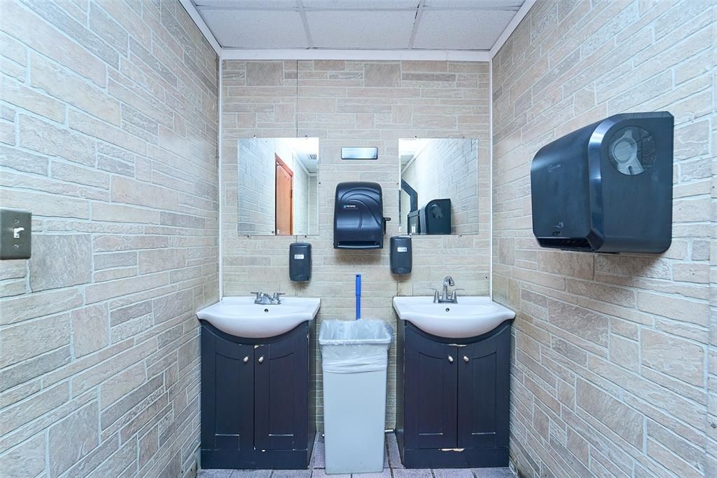 Bathroom, Dual Sink Vanities, Interior, Stone Walls