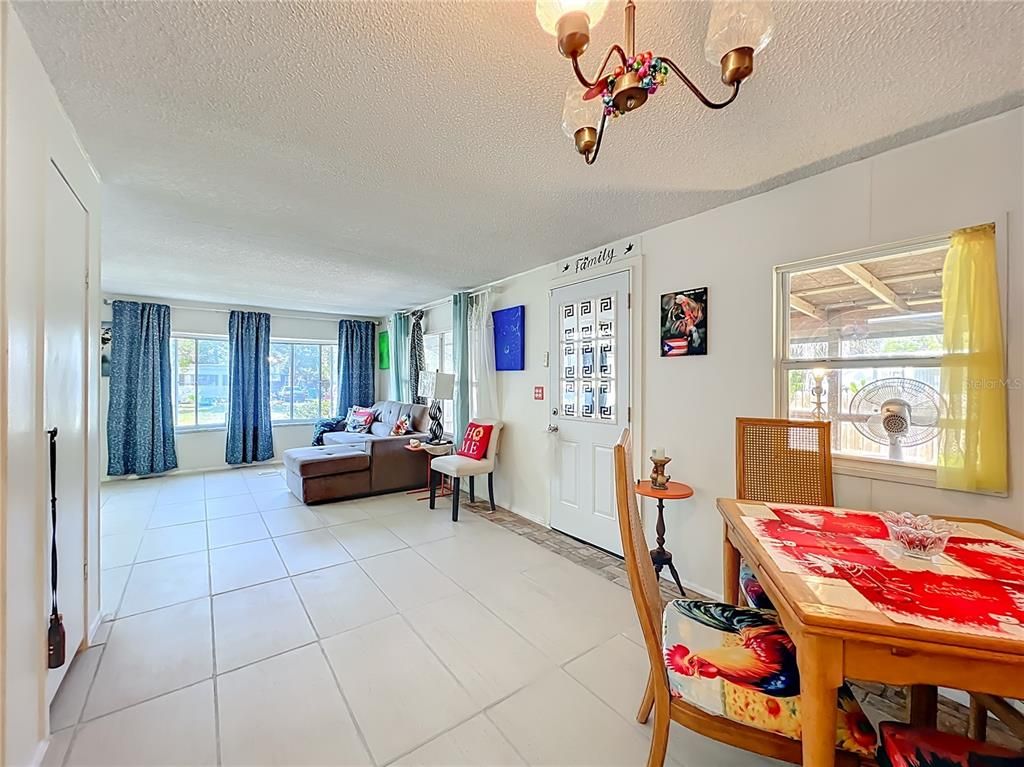 Chandelier, Dining room, Interior, Living room