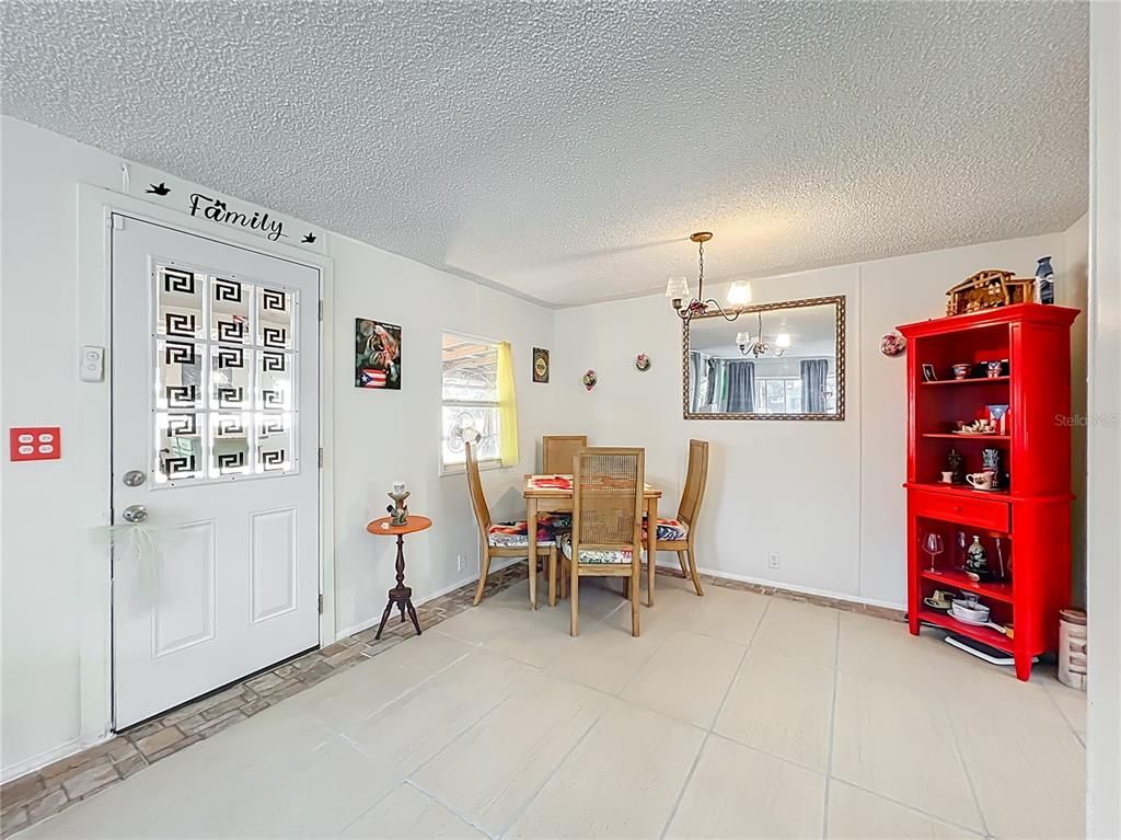 Chandelier, Dining room, Interior, Pendant Lights