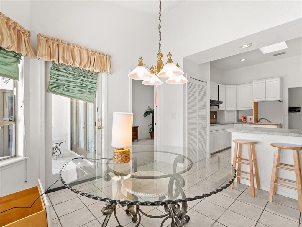 Dining room, Interior, Kitchen, Pendant Lights, Recessed Lighting