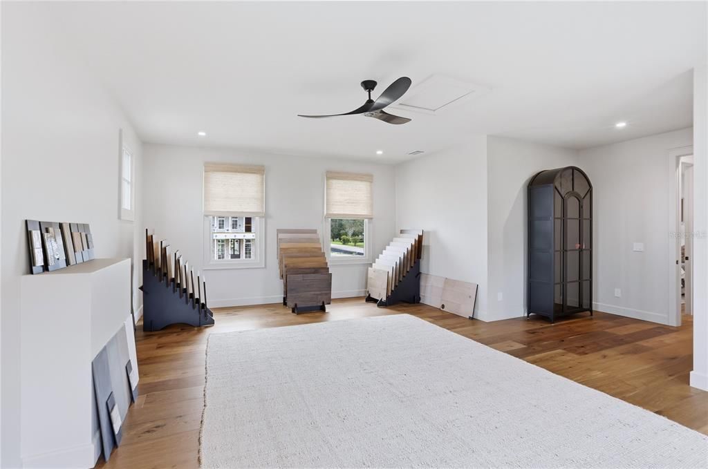 Interior, Recessed Lighting, Wood Texture Flooring
