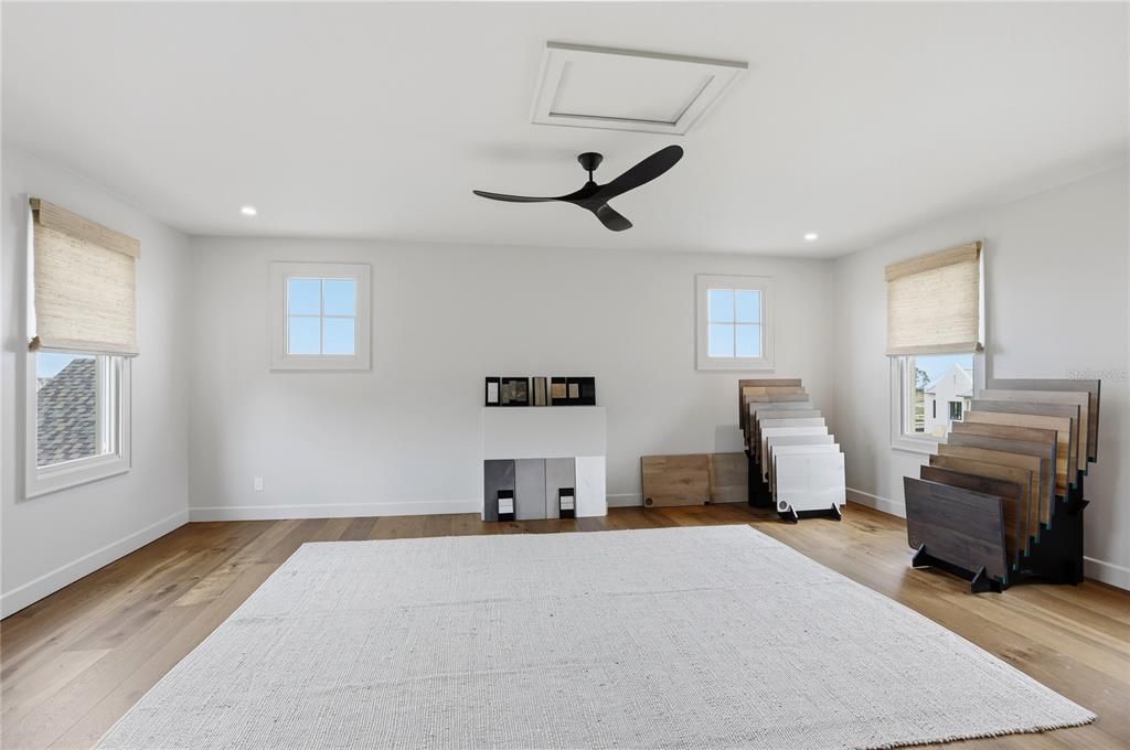 Interior, Recessed Lighting, Wood Texture Flooring