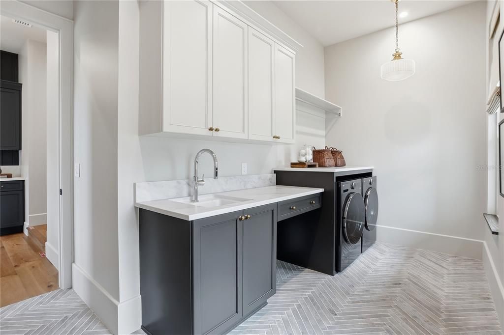 Interior, Pendant Lights, Washer, Wood Texture Flooring
