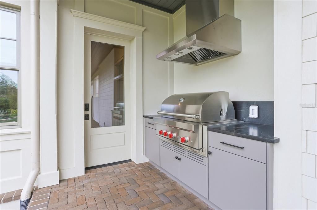 Exterior, Outdoor Kitchen