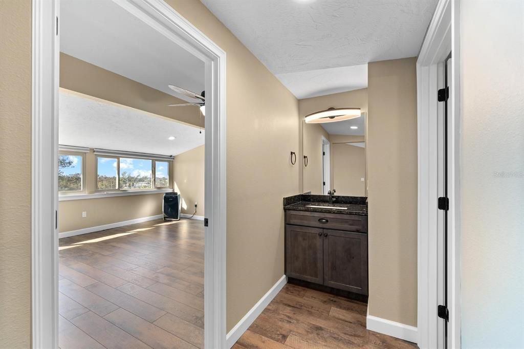 Interior, Pendant Lights, Recessed Lighting, Wood Texture Flooring