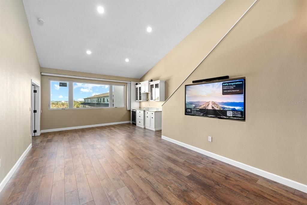 Empty room, Interior, Recessed Lighting, Wood Texture Flooring