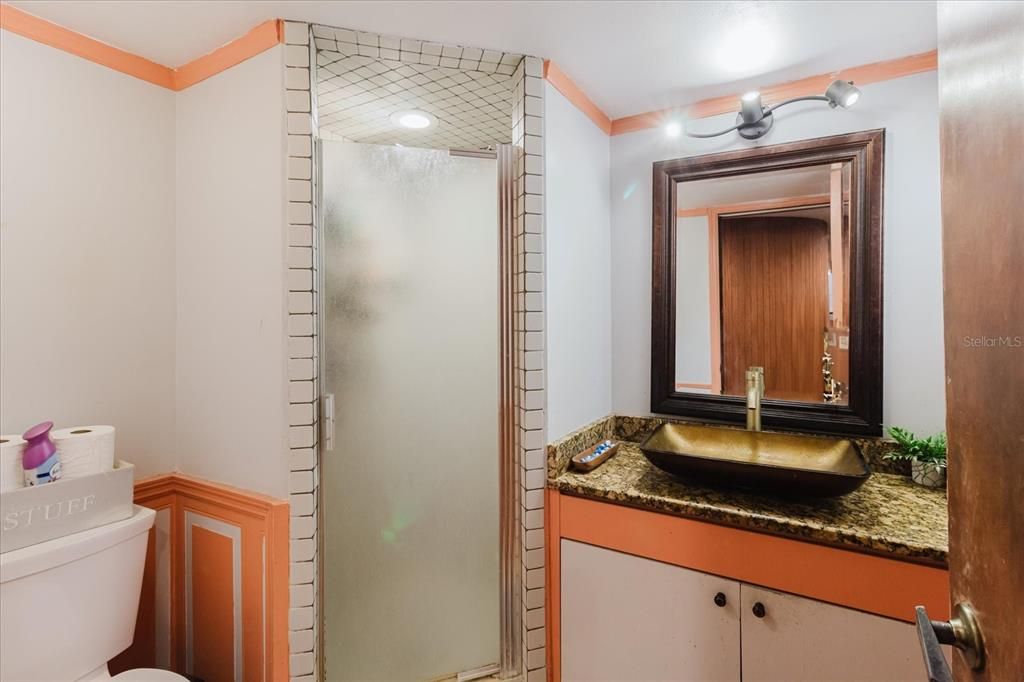 Bathroom, Interior, Recessed Lighting