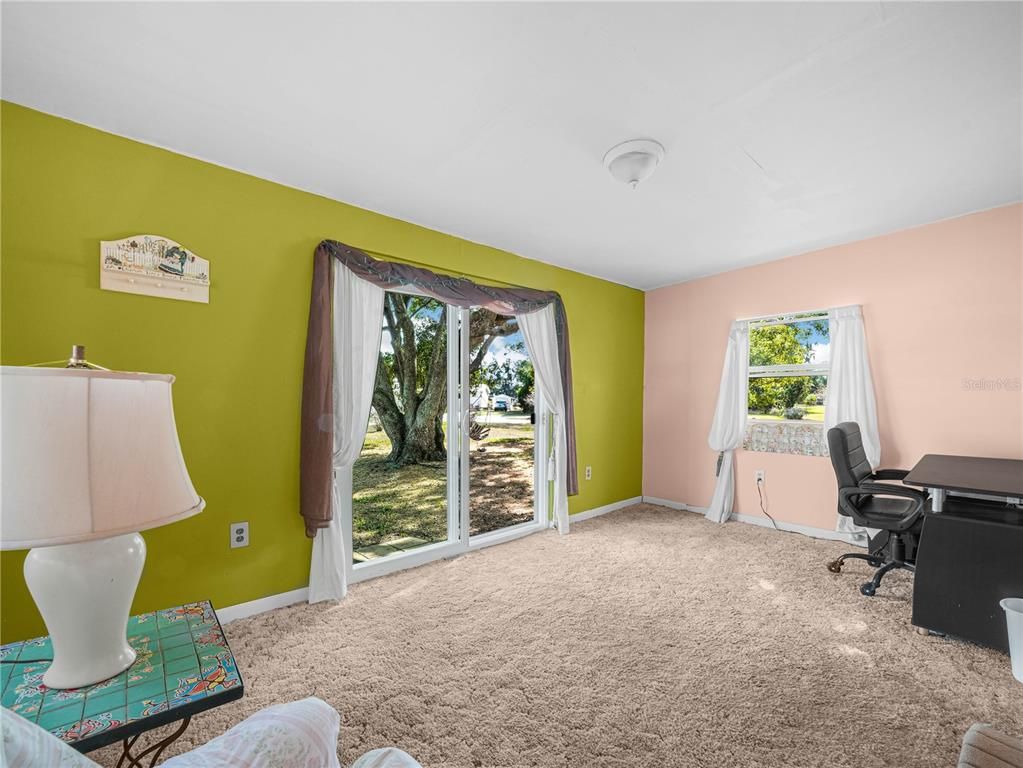 Home Office, Interior