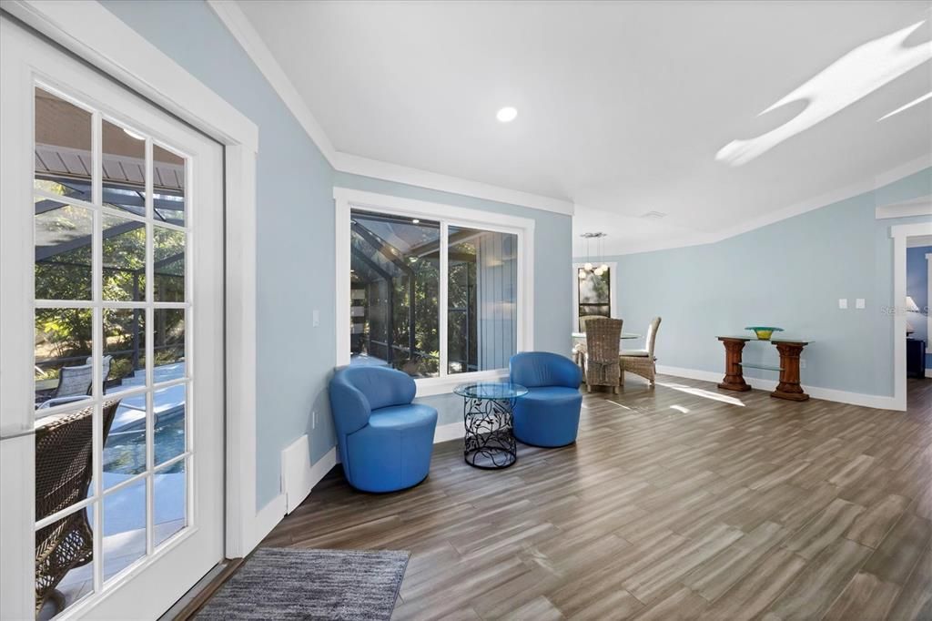 Dining room, Interior, Living room, Pendant Lights, Recessed Lighting, Wood Texture Flooring