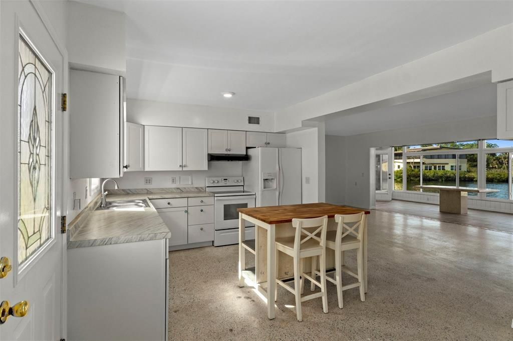 Interior, Kitchen, Recessed Lighting, Water