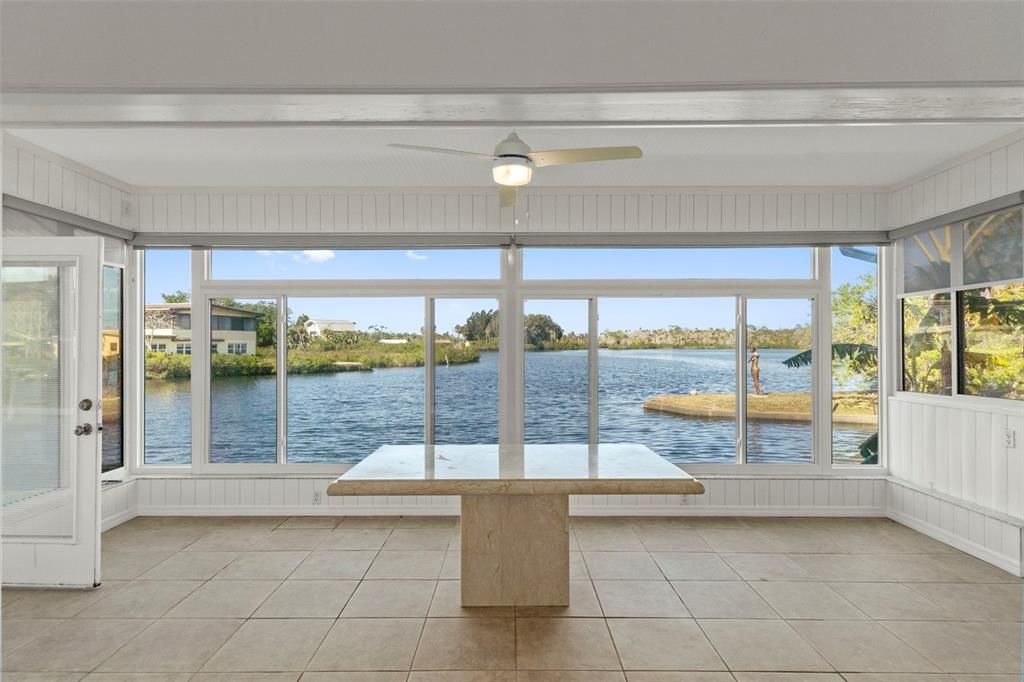 Interior, Sun Room, Water