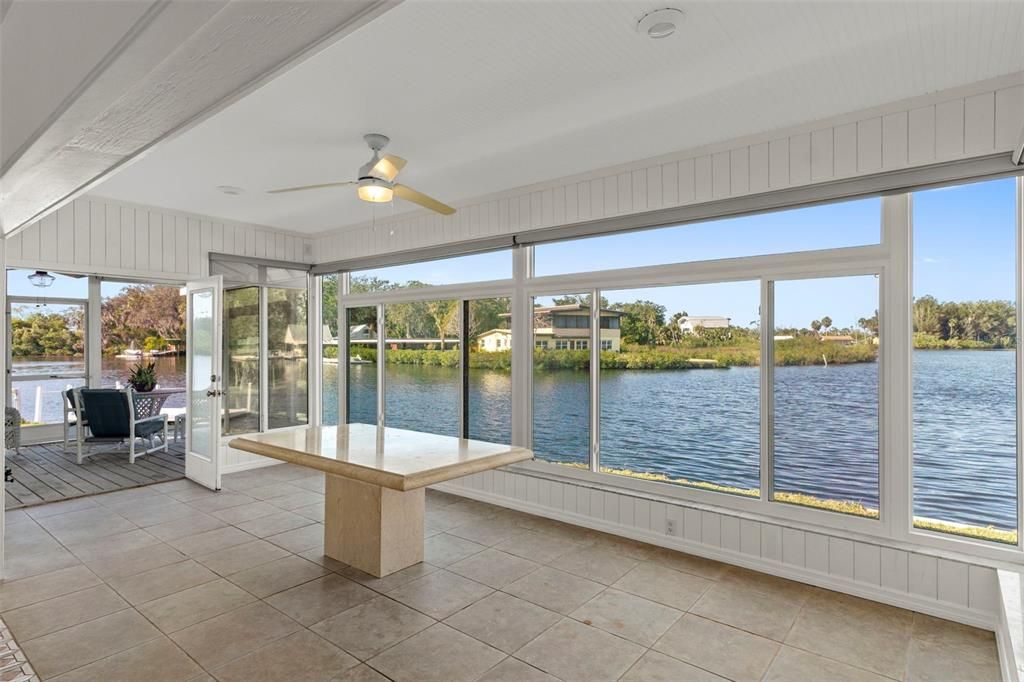 Interior, Sun Room, Water