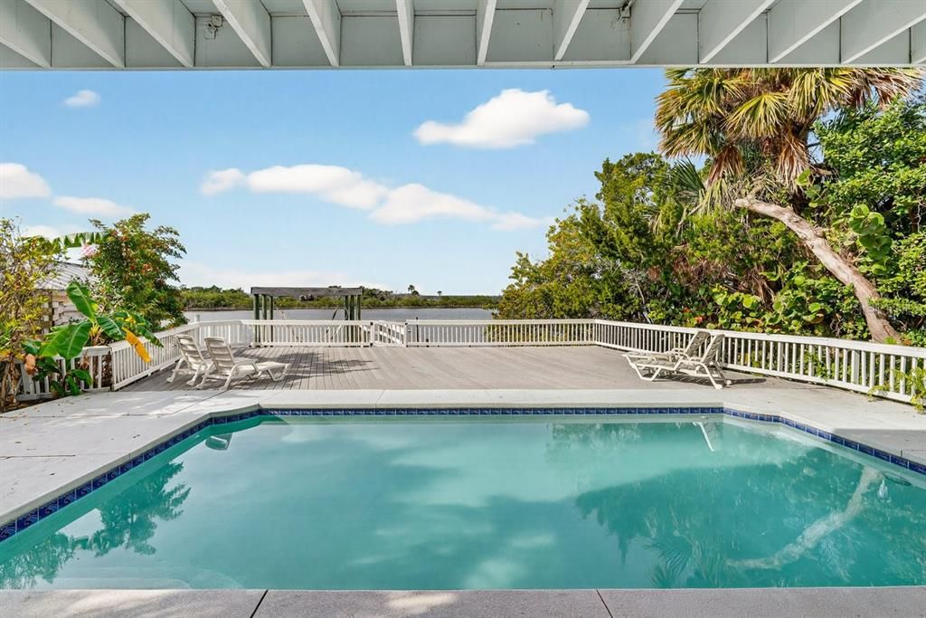 Exterior, Pool, Water