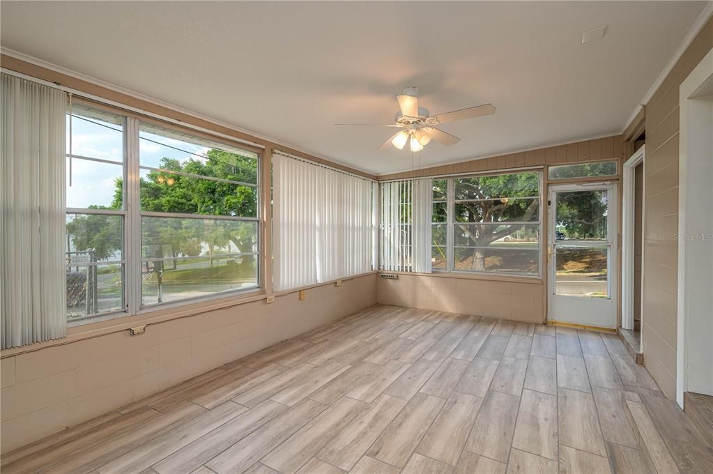 Empty room, Interior, Sun Room, Wood Texture Flooring