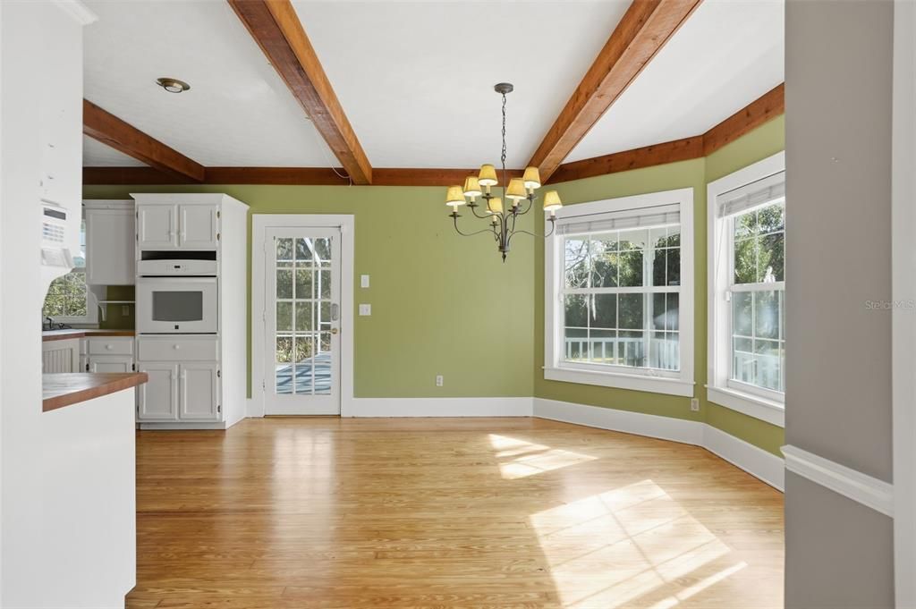 Chandelier, Empty room, Interior, Wooden Beams, Wood Texture Flooring