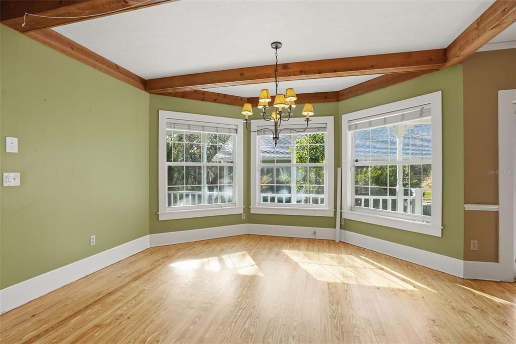 Chandelier, Empty room, Interior, Wooden Beams, Wood Texture Flooring