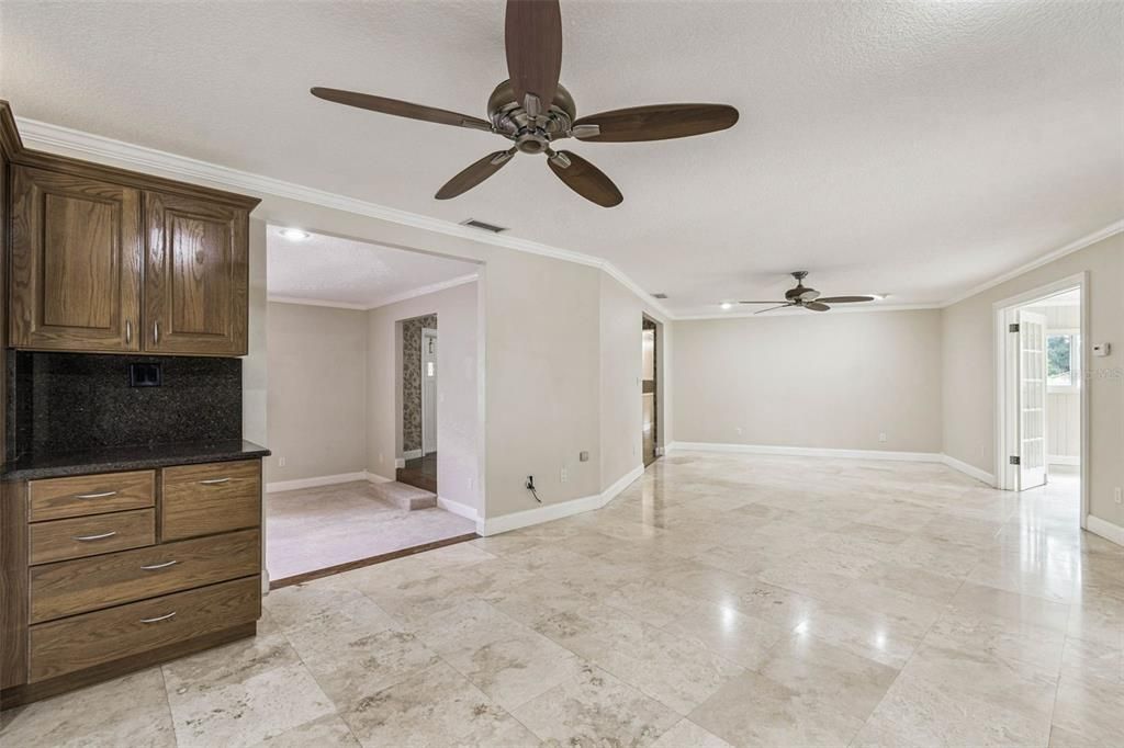 Empty room, Interior, Recessed Lighting
