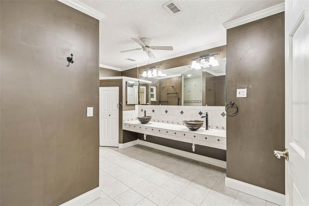 Bathroom, Dual Sink Vanities, Interior