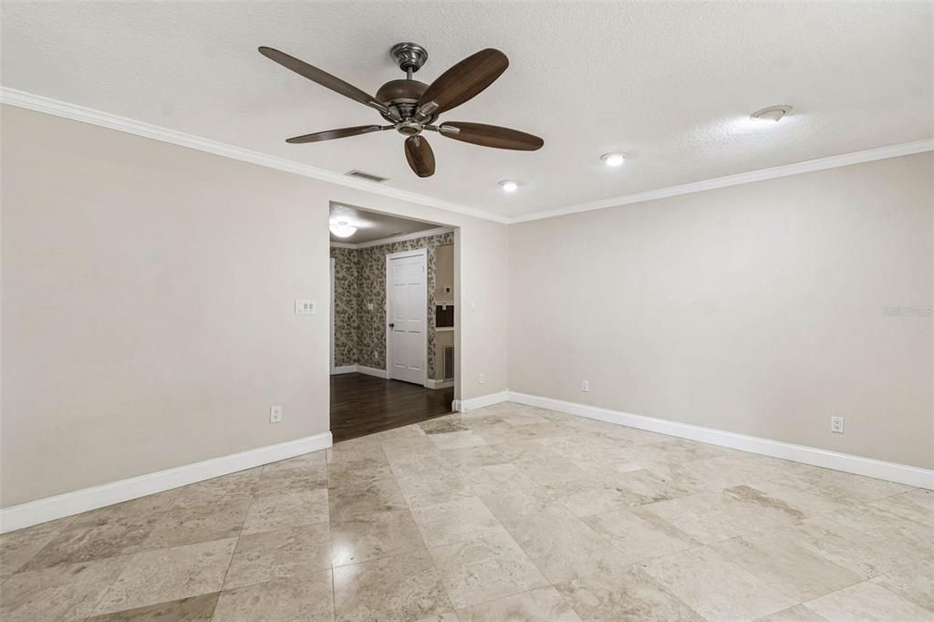 Empty room, Interior, Recessed Lighting