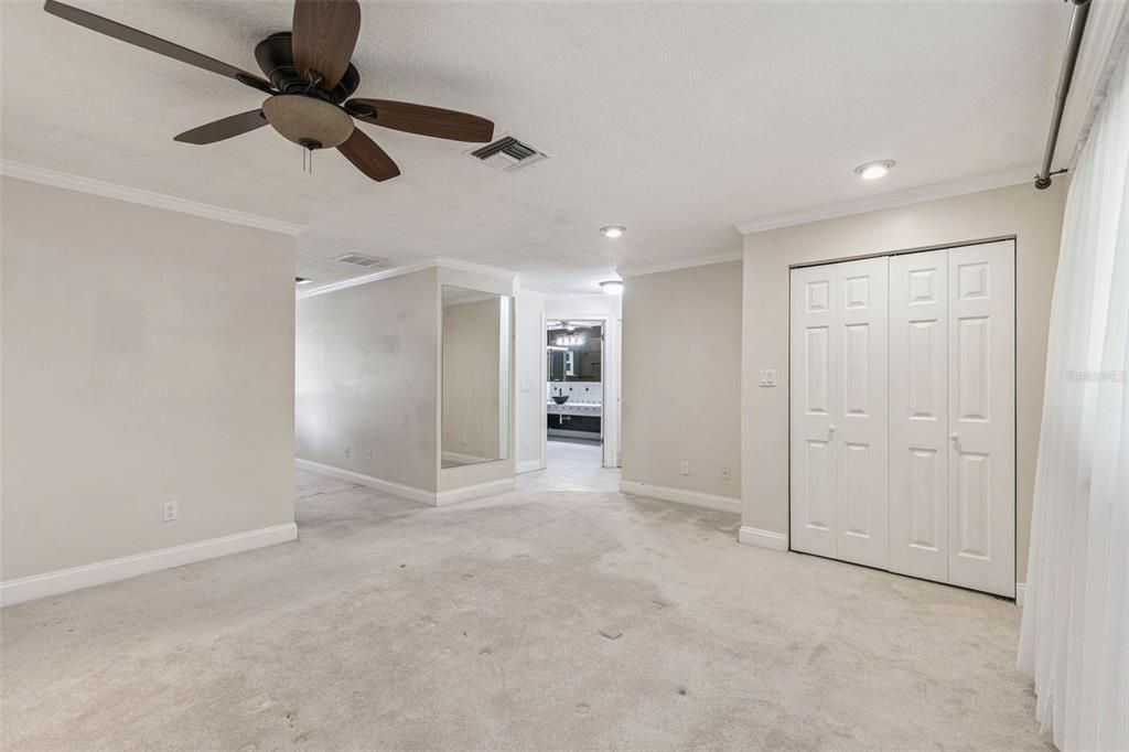 Empty room, Interior, Recessed Lighting