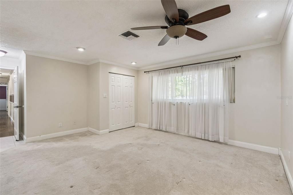 Empty room, Interior, Recessed Lighting