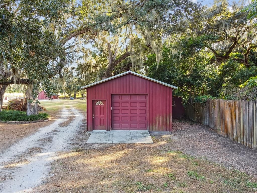 Detached Garage, Exterior