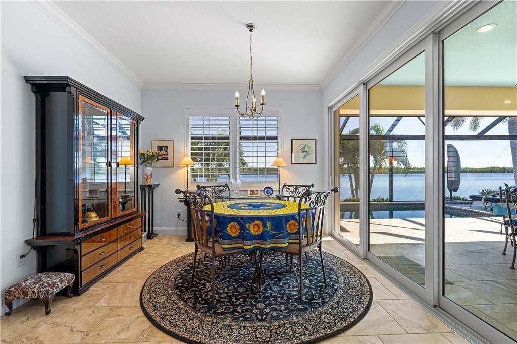 Chandelier, Dining room, Interior, Pendant Lights, Recessed Lighting, Water