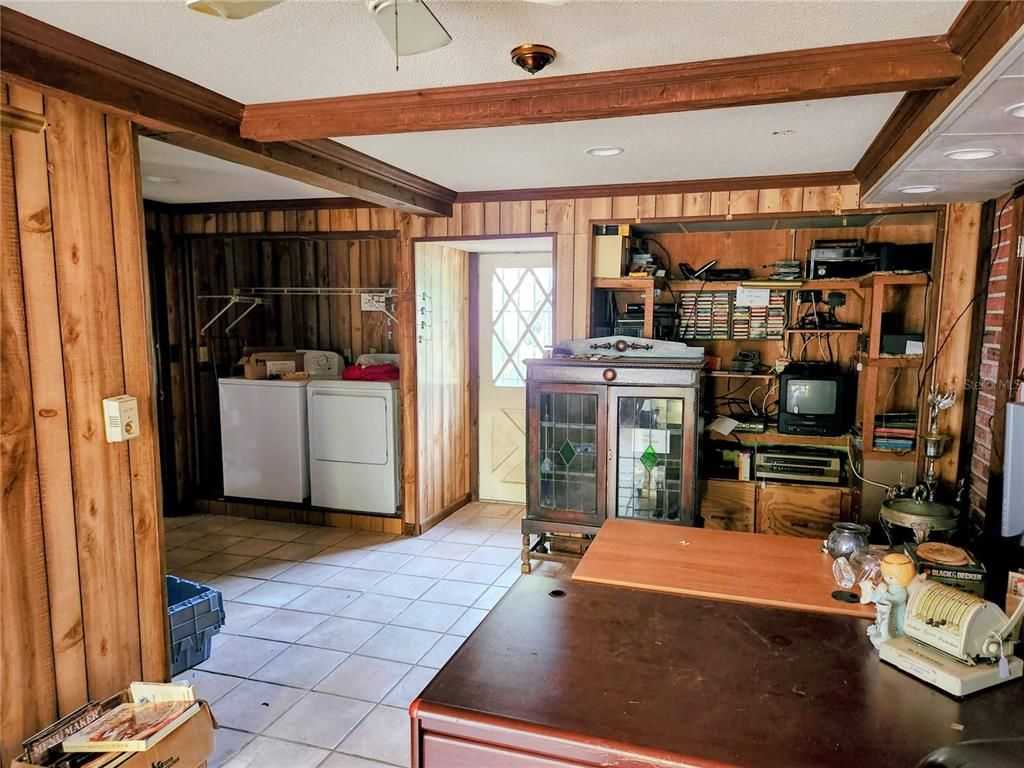 Interior, Recessed Lighting, Washer, Wooden Walls