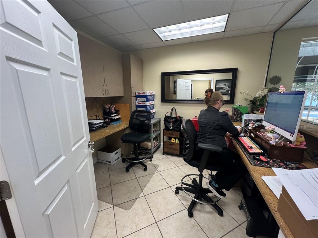 Home Office, Interior