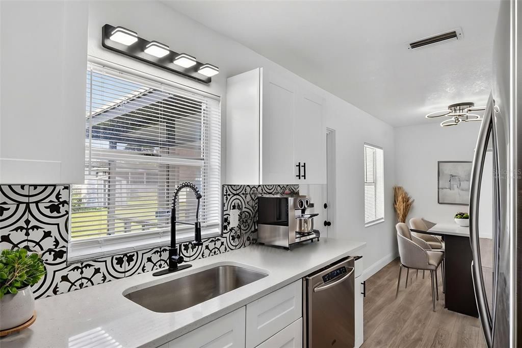 Dining room, Interior, Kitchen, Stainless Steel Appliances, Wood Texture Flooring