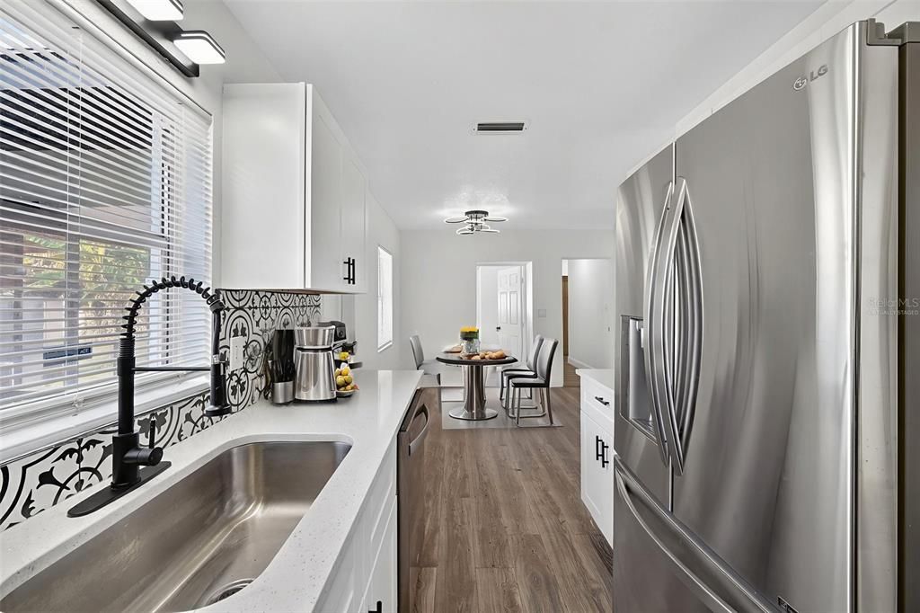 Dining room, Interior, Kitchen, Stainless Steel Appliances, Wood Texture Flooring