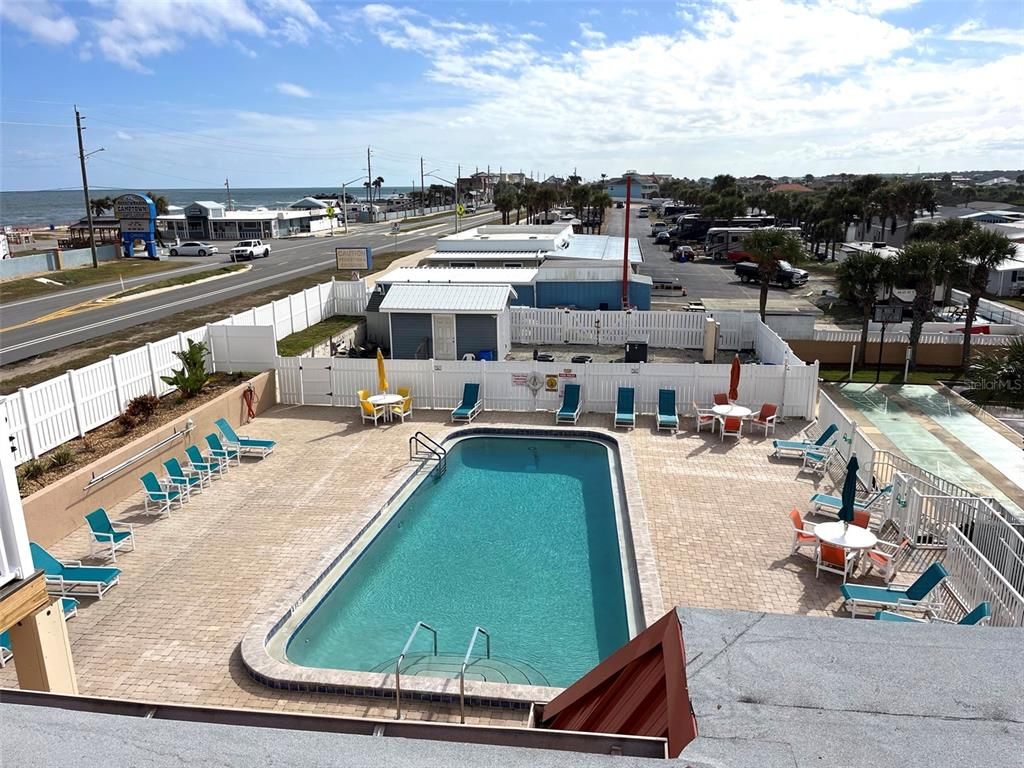 Exterior, Pool, Water