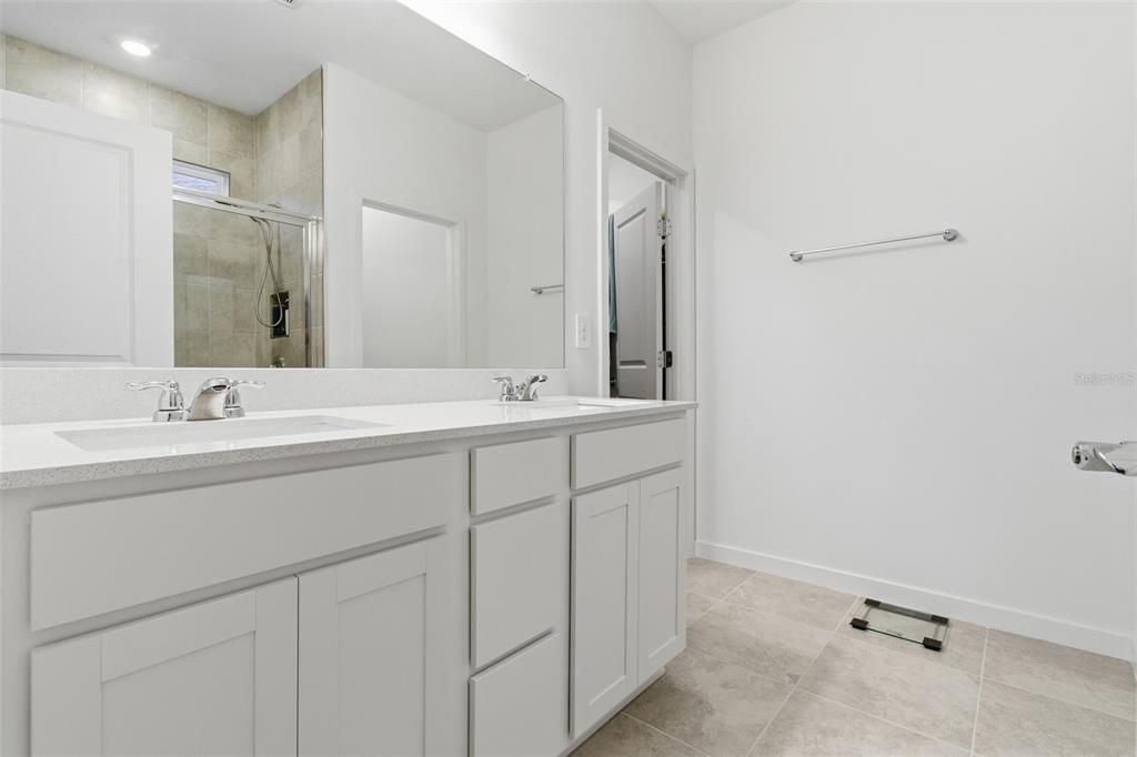 Bathroom, Dual Sink Vanities, Interior, Recessed Lighting