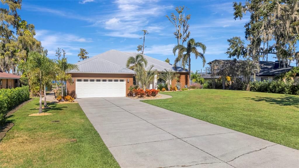 Attached, Backyard, Exterior, Facade, Brick Facade, Ranch