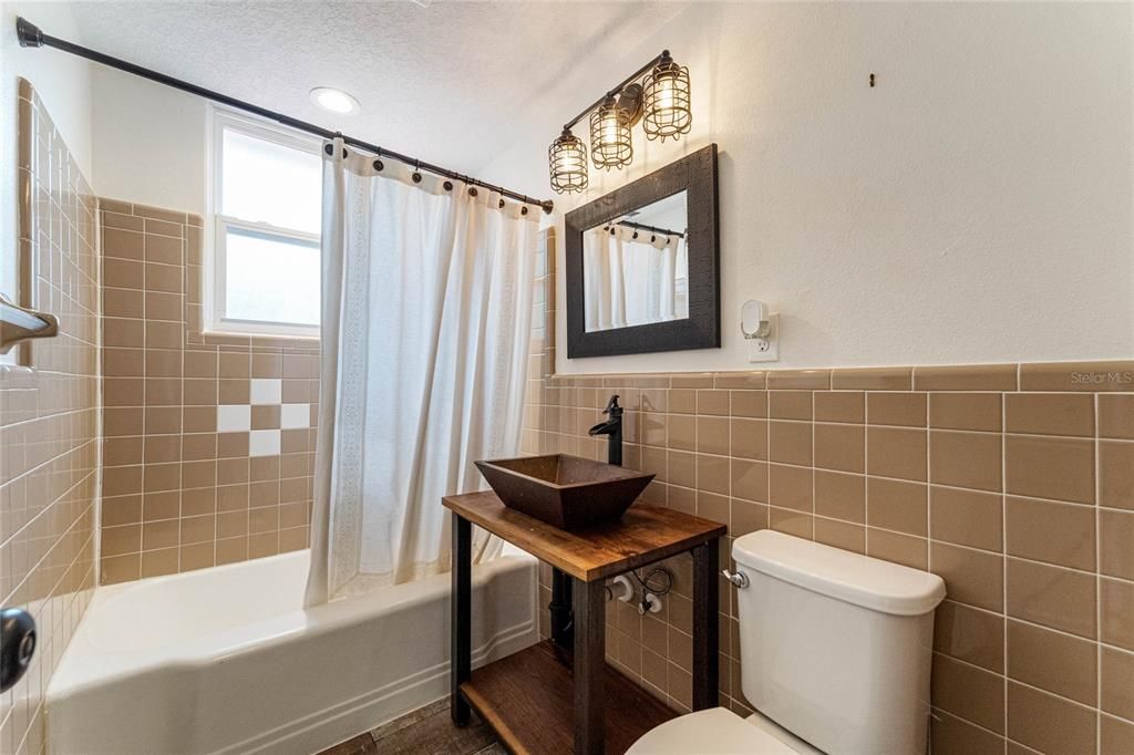 Bathroom, Interior, Recessed Lighting