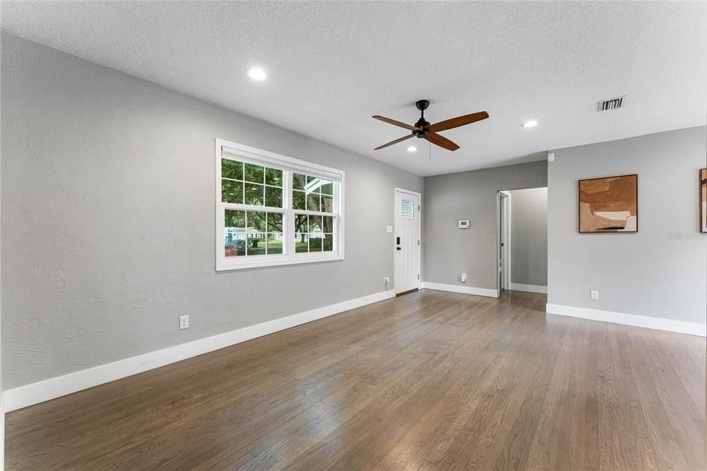 Empty room, Interior, Recessed Lighting, Wood Texture Flooring