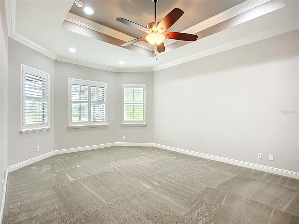 Empty room, Interior, Recessed Lighting