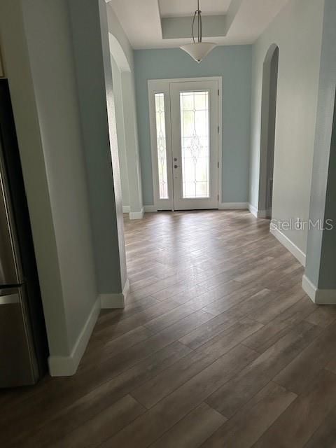 Interior, Pendant Lights, Wood Texture Flooring
