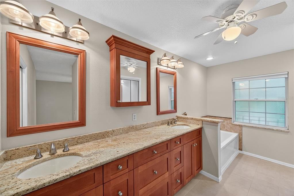 Bathroom, Dual Sink Vanities, Interior, Recessed Lighting