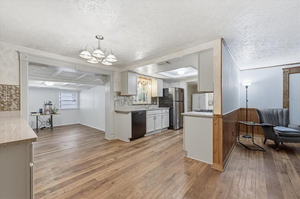Chandelier, Interior, Kitchen, Wood Texture Flooring