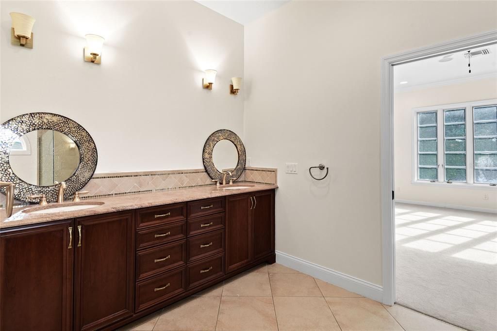 Bathroom, Dual Sink Vanities, Interior