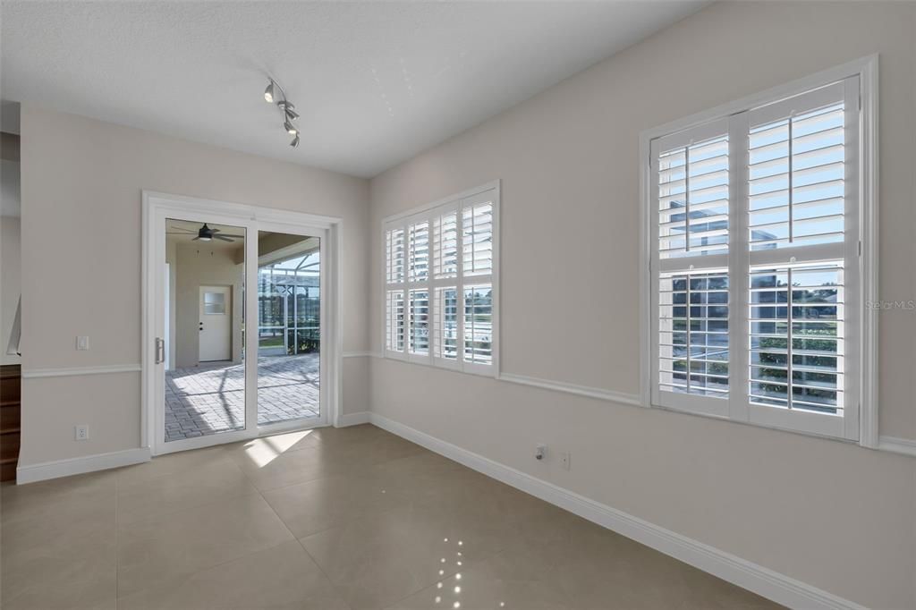 Empty room, Interior