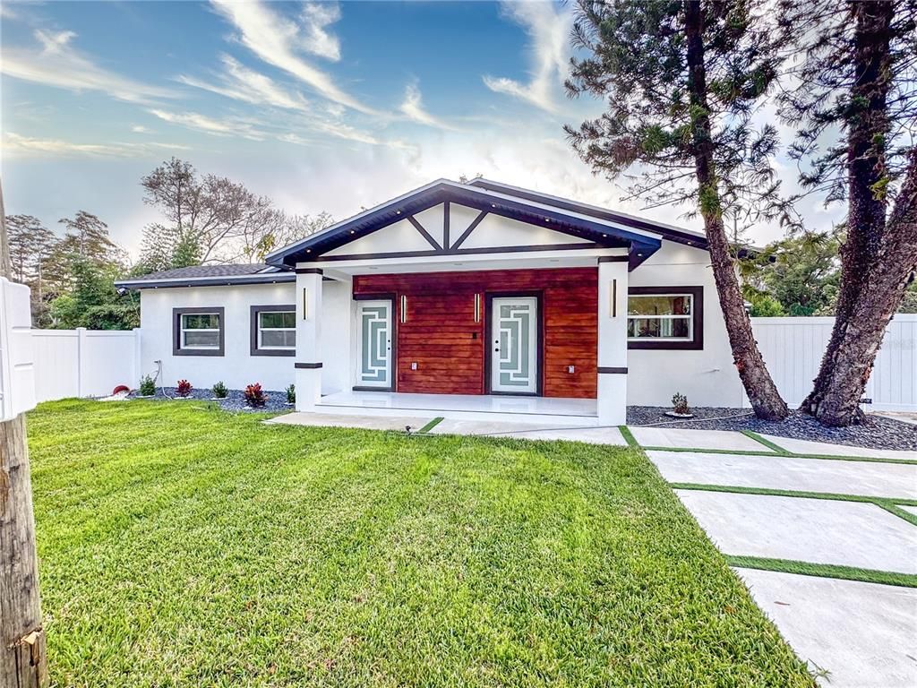 Backyard, Exterior, Facade, Ranch