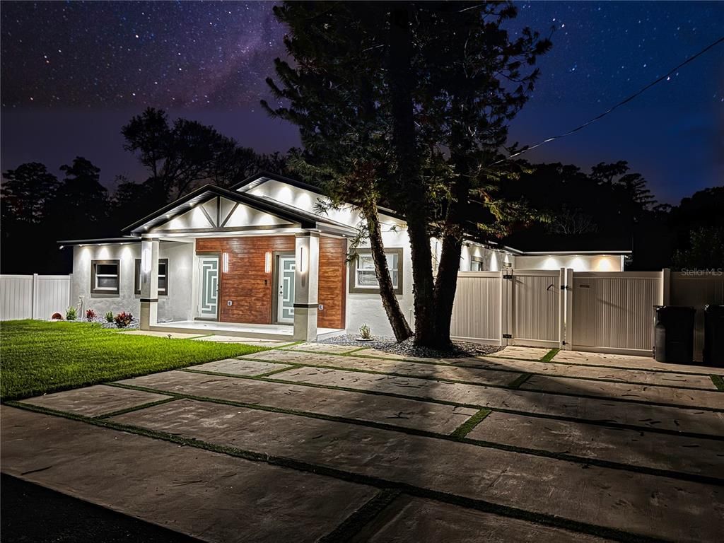 Backyard, Exterior, Facade, Farmhouse