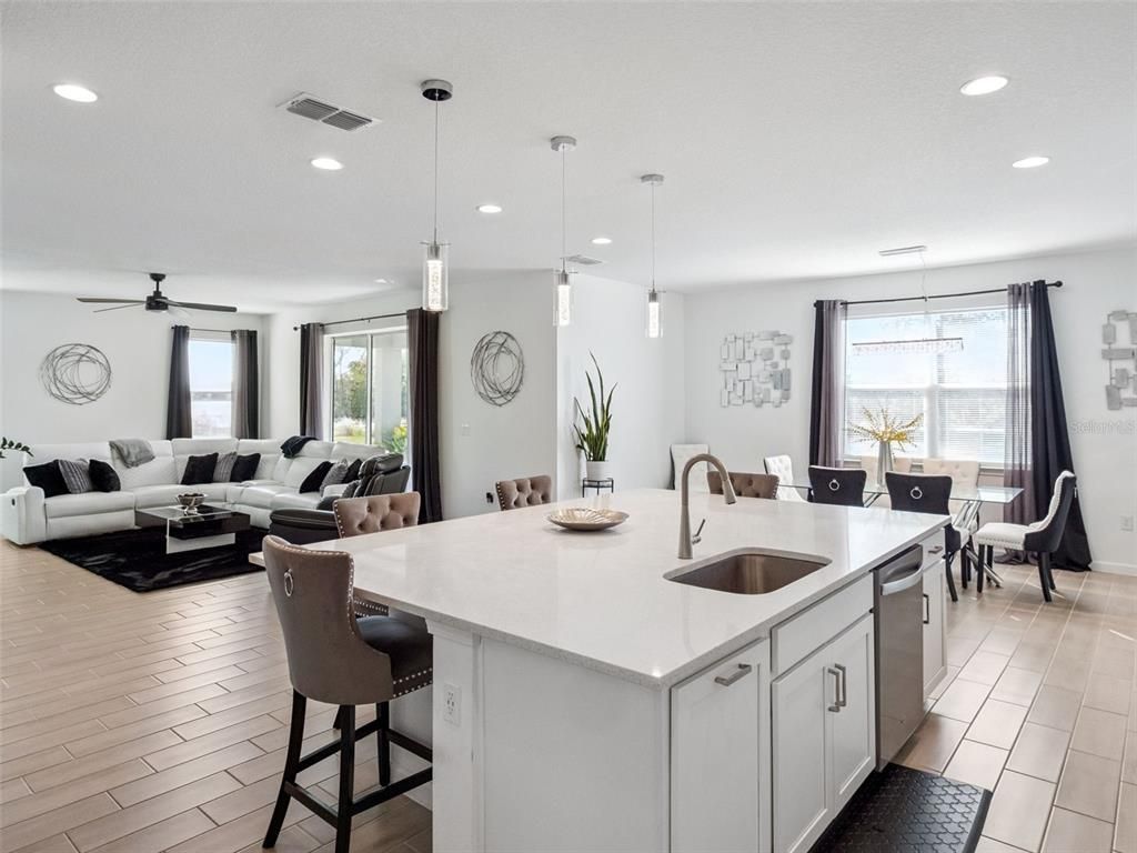 Dining room, Interior, Kitchen, Living room, Pendant Lights, Recessed Lighting, Wood Texture Flooring