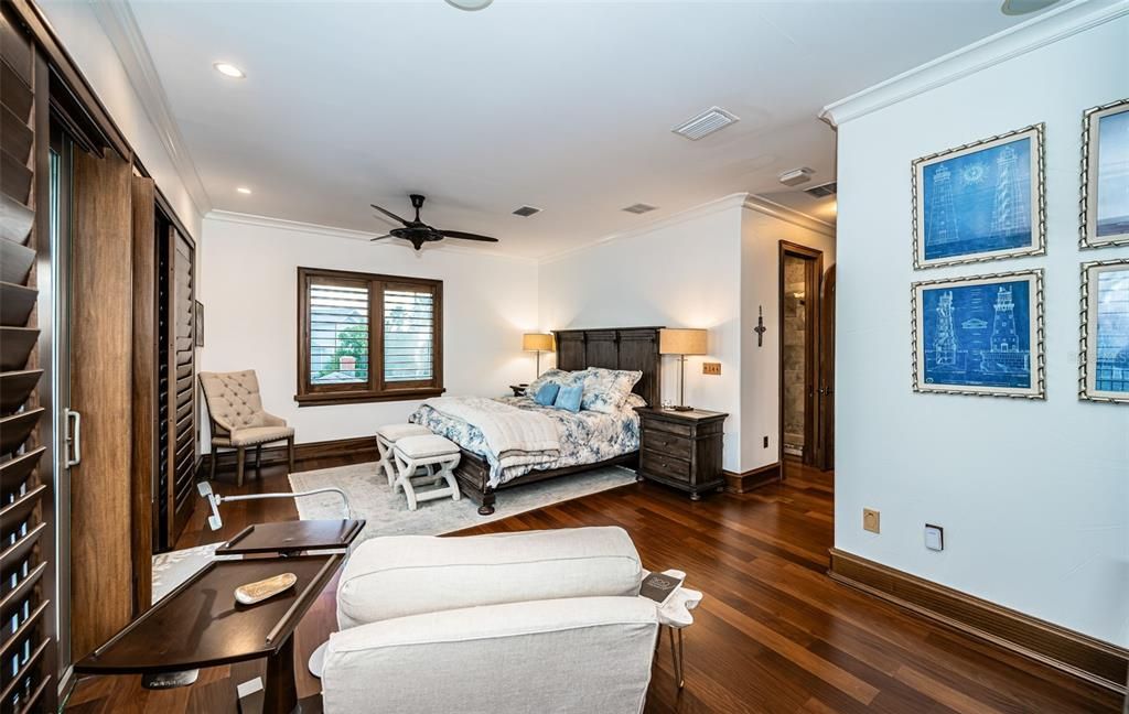 Bedroom, Home Office, Interior, Recessed Lighting, Wood Texture Flooring