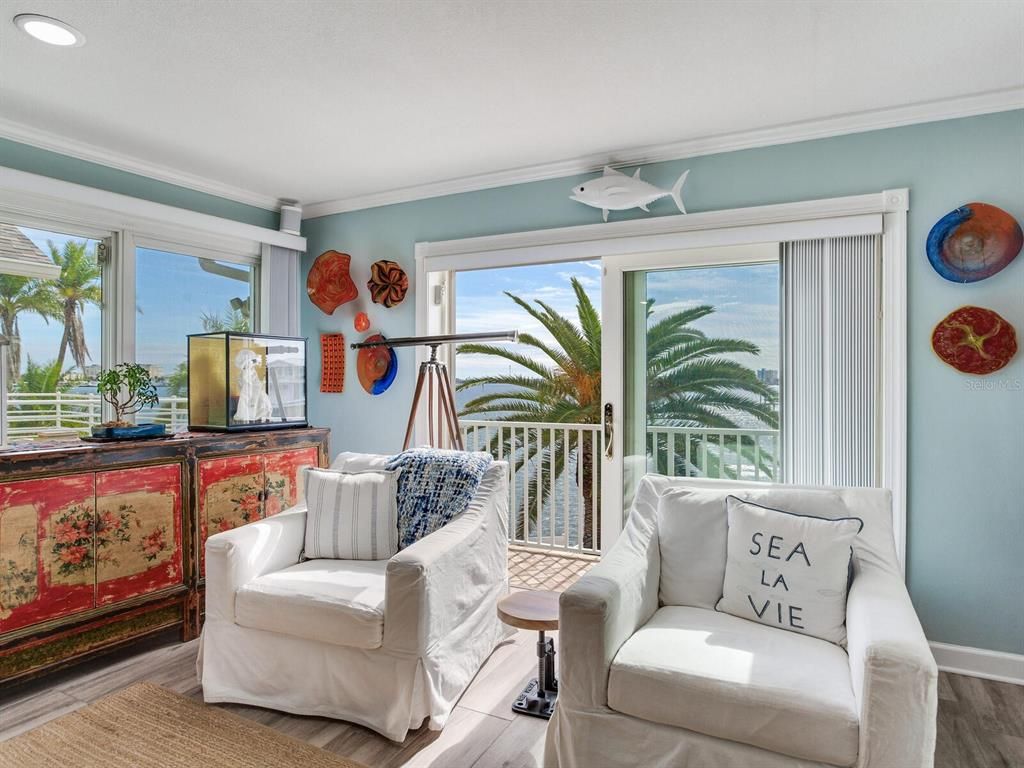 Interior, Recessed Lighting, Water, Wood Texture Flooring